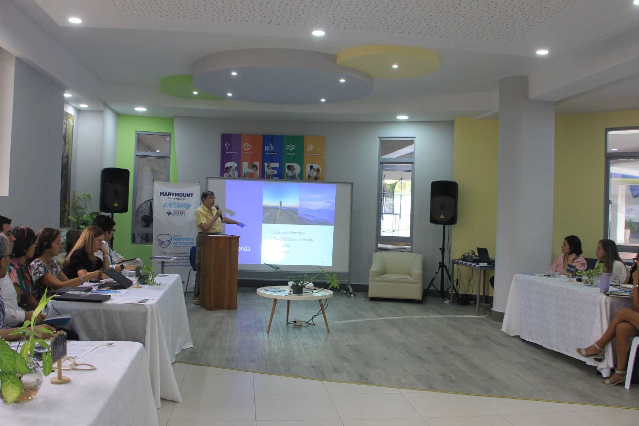 Encuentro de religión: Harmony of Hearts: United in Love and Service